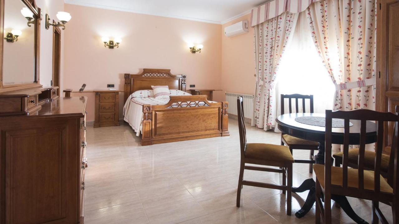 Villa Las Tres Hermanas Albarreal De Tajo By Toledo Ap Екстериор снимка