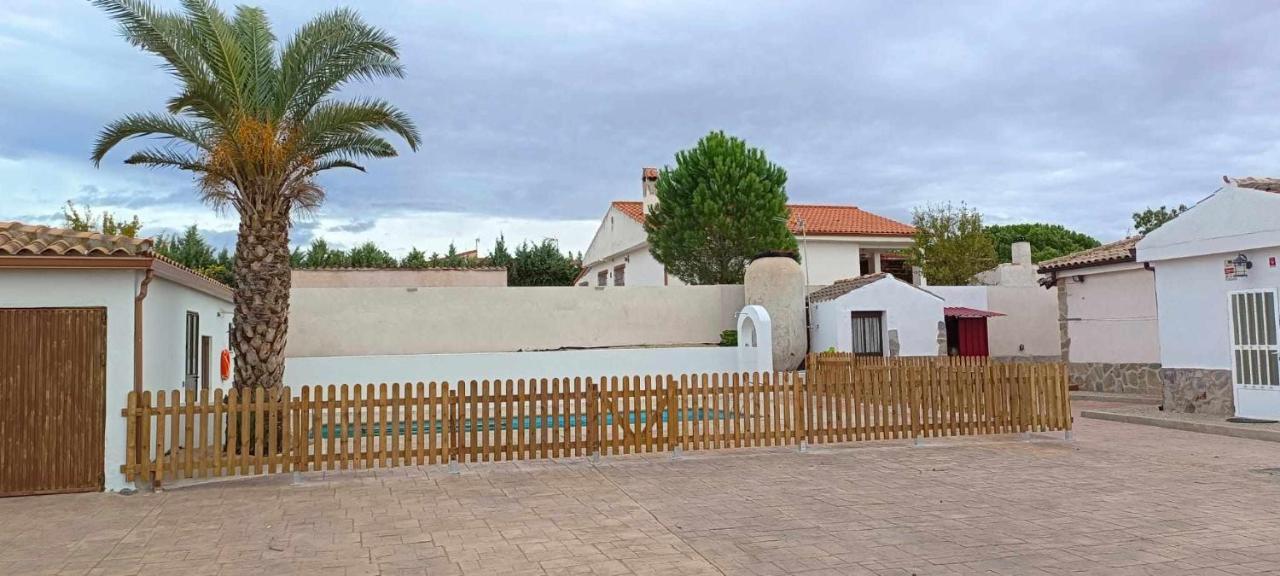 Villa Las Tres Hermanas Albarreal De Tajo By Toledo Ap Екстериор снимка